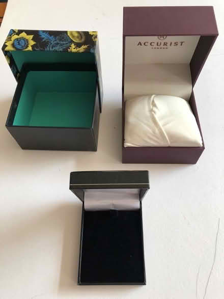 Photo of free Gift Boxes (Selsdon CR2) #2