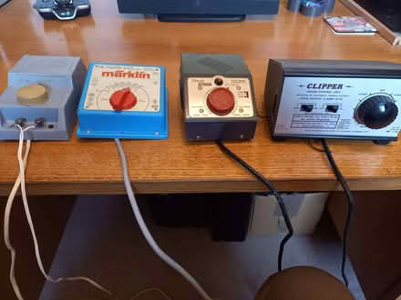 Photo of free 4 Model Railway 12V power units. (Bransford WR6) #1