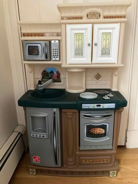 Photo of free play kitchen (Spring Hill, Somerville) #1