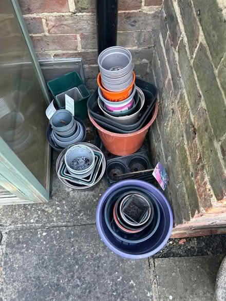 Photo of free Plastic plant pots (Rh13ad) #1