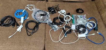 Photo of free USB, Displayport, HDMI cables (Ortega Park) #1