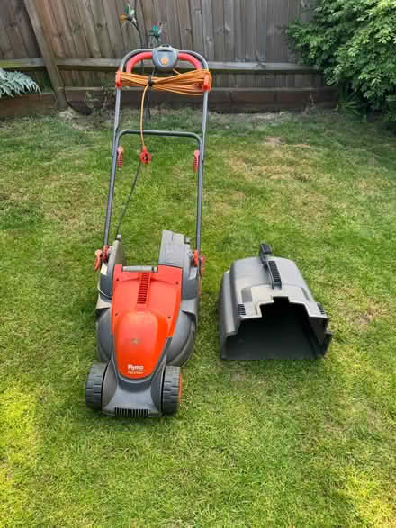 Photo of free Lawnmower for spares or repairs (OX3 Headington) #1