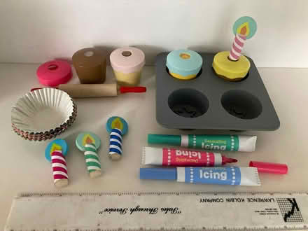 Photo of free toy cupcake set(s) (Spring Hill, Somerville) #2