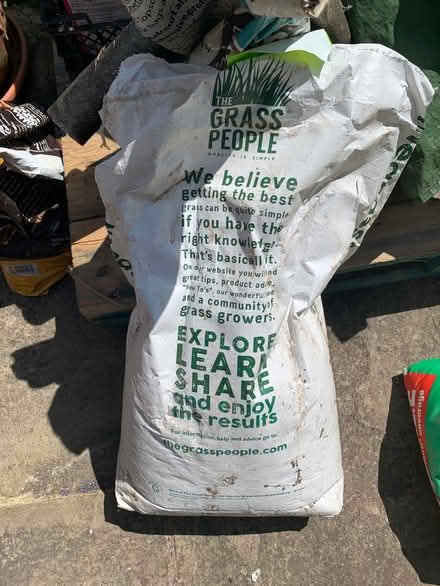 Photo of free 2 bags of grass seed, partially used (Elephant and castle SE11) #2