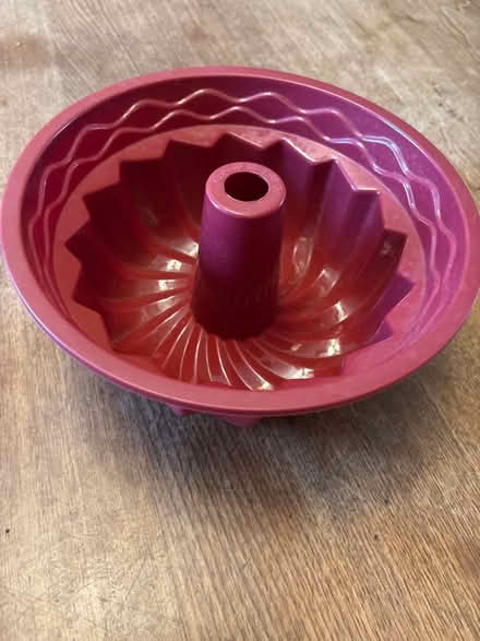 Photo of free Silicone Bundt cake ‘pan’ (Main/danforth) #1