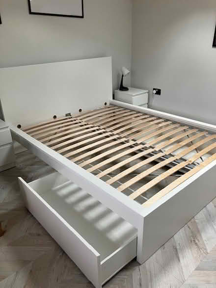 Photo of free King size bed and two bedside tables with lamps (Stamford) #2