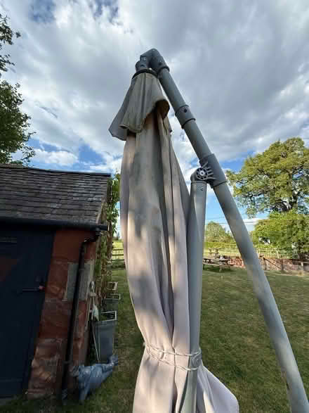 Photo of free Garden cantilever parasol (Hadnall SY4) #2