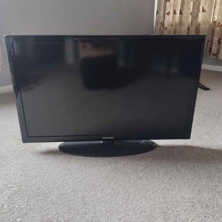 Photo of free 32 inch Samsung TV (YO10 Hull Road area) #1