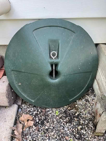 Photo of free weighted stand for patio umbrella (New Hudson) #1