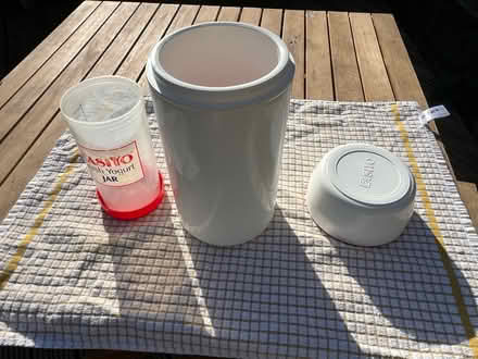 Photo of free Easiyo yoghurt maker (BS32) #2