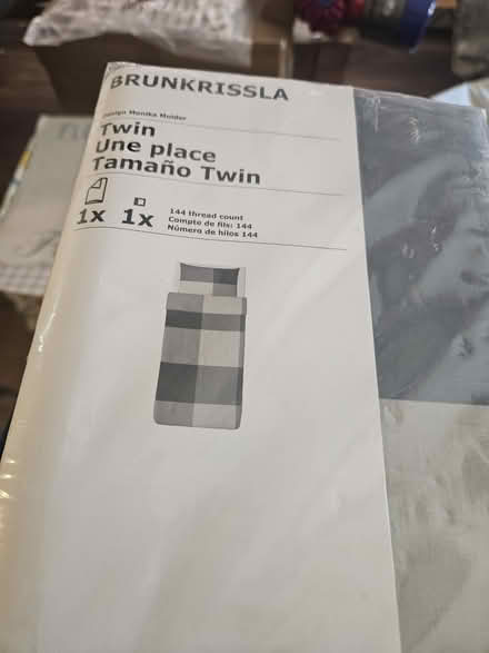 Photo of free Twin bedsheets (Oak Park, IL) #1