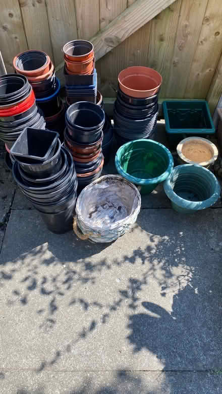 Photo of free Plant pots and some small planters (Woodchurch CH49) #1