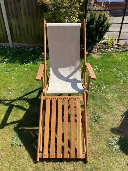 Photo of free Vintage wooden deckchair (Salhouse NR13) #1