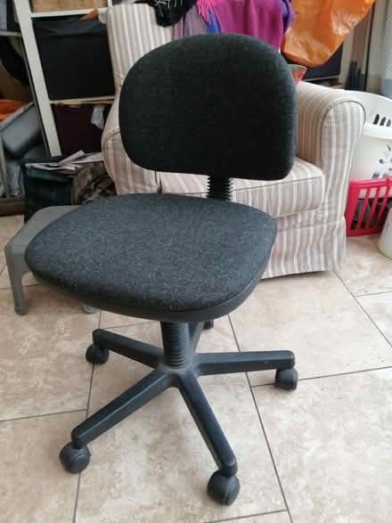 Photo of free Office chair , poss doesn't move up/down (St Just TR19) #1