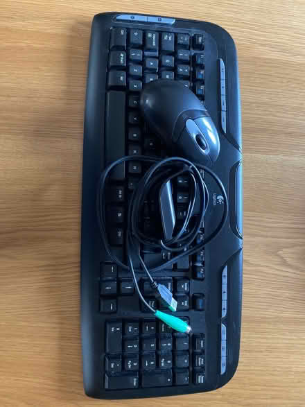 Photo of free Wireless keyboard and mouse (Cheltenham GL52) #1