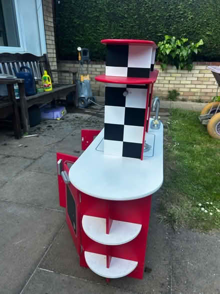 Photo of free Play kitchen (Virginia water) #3