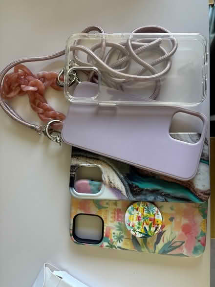 Photo of free phone cases & headphones (SE6) #1
