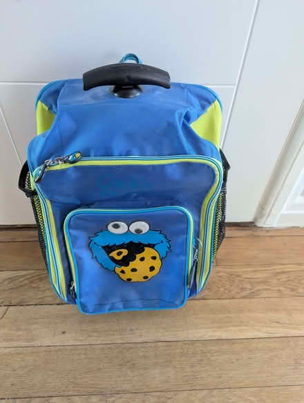 Photo of free Cookie Monster wheelie-case for child (Berkhamsted HP4) #4