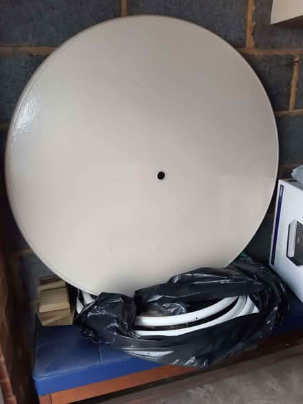 Photo of free Outdoor Circular Table (Bursledon SO31) #1