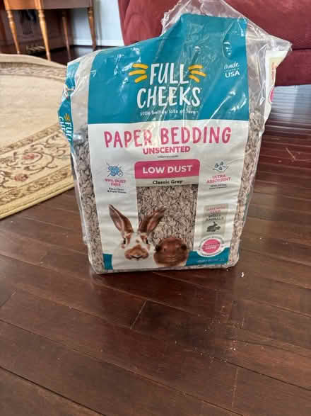 Photo of free Full cheeks paper bedding (Forest Hill) #1