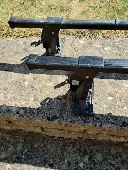 Photo of free Thule square section roof bars (GU14) #4
