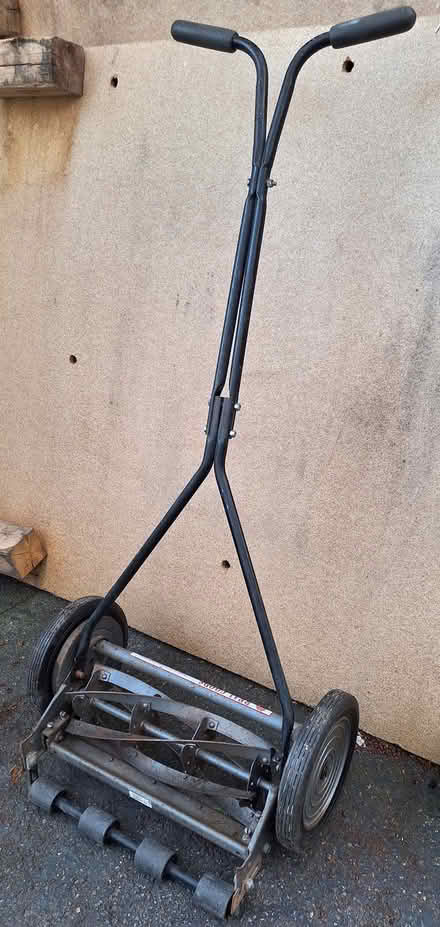Photo of free Push lawn mower & grass catcher (Davis/Teele Square area) #1