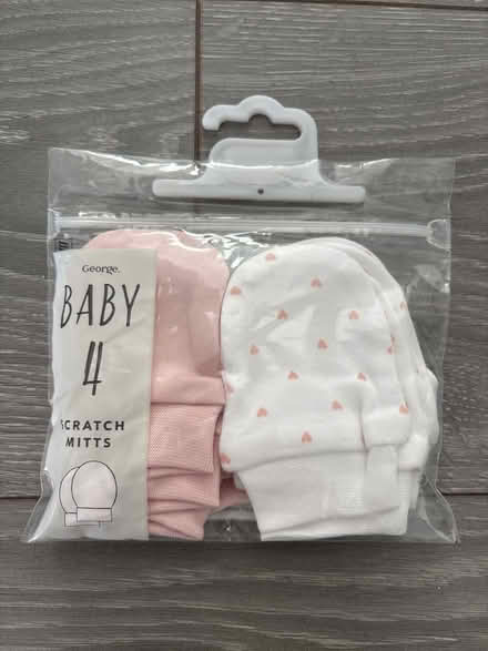 Photo of free Baby scratch mitts (IP2) #1