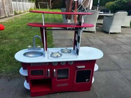 Photo of free Play kitchen (Virginia water) #1