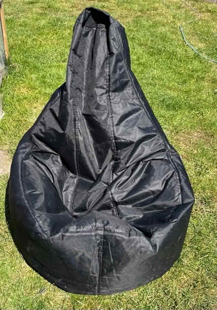 Photo of free Bean bag chair (LU6 2) #1