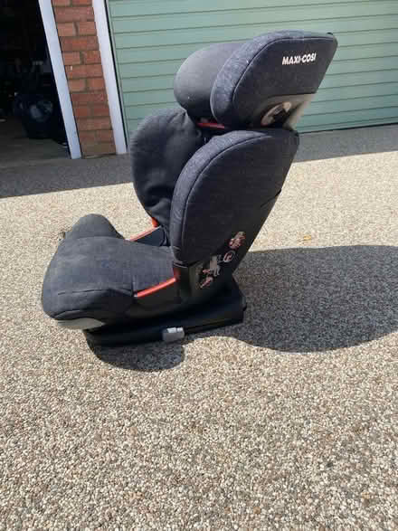 Photo of free Maxicosi child’s car seat (Old Windsor SL4) #1