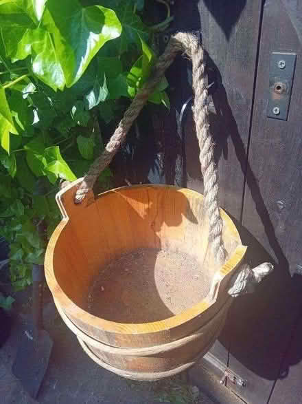 Photo of free Hoopers 1817 Round Wooden Wine / Champagne / Beer Stor Box. (Gidlow WN6) #2