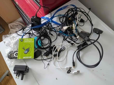 Photo of free Computer cables and accessories (Cheltenham GL51) #1