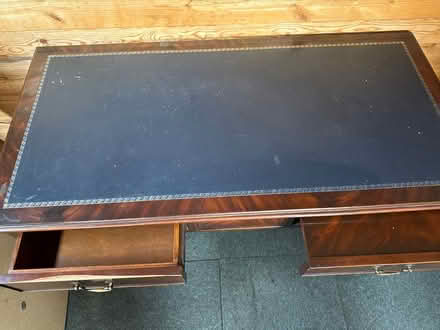 Photo of free Writing desk (Ng22 0qa) #2