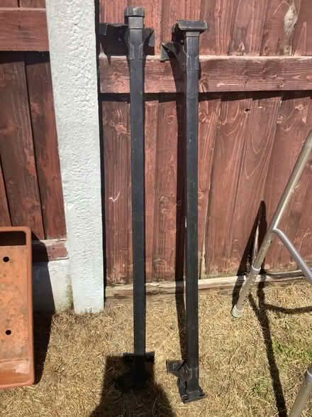Photo of free Car roof bars (Upton CH49) #1