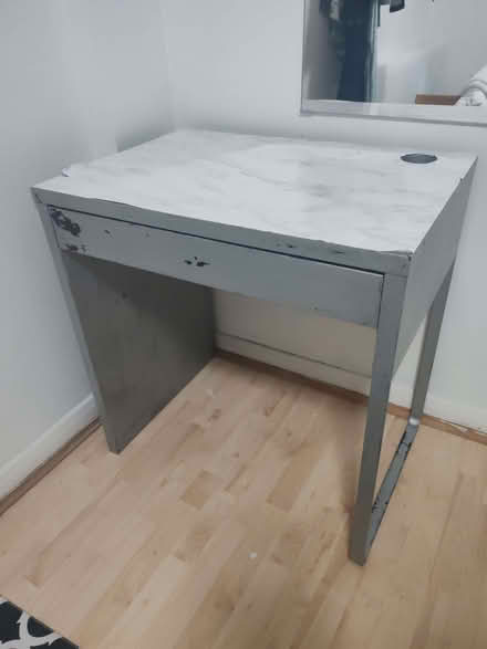 Photo of free Grey desk (North Kensington W10) #3