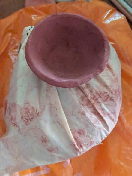 Photo of free 2.3kg red gritty ceramic clay (BN43) #1