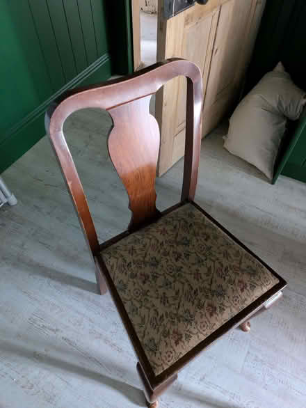 Photo of free Extendable dining room table with 4 chairs (Silverdale LA5) #1