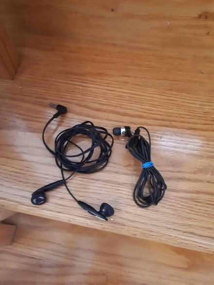 Photo of free Wired headphones (Richmond Hill) #1