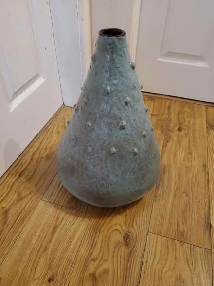 Photo of free Pottery vase / display feature (Cressage SY5) #1