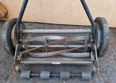 Photo of free Push lawn mower & grass catcher (Davis/Teele Square area) #3