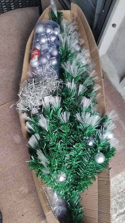 Photo of free Christmas Tree and decorations (Erith DA8) #1