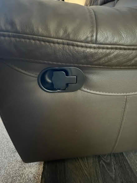 Photo of free 3 seats sofa recliner (Carlisle CA2) #2