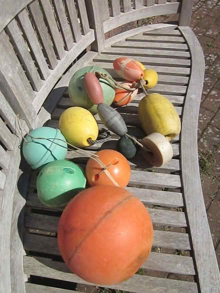 Photo of free fishing floats (Morton NR9) #1
