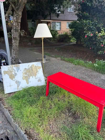 Photo of free canvas painting, bench, lamp (West Seattle - Fauntleroy) #1