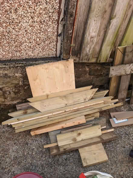 Photo of free Wood off cuts (Middlewood S35) #1