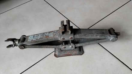 Photo of free Car Jack - no handle (Belfast BT11) #1