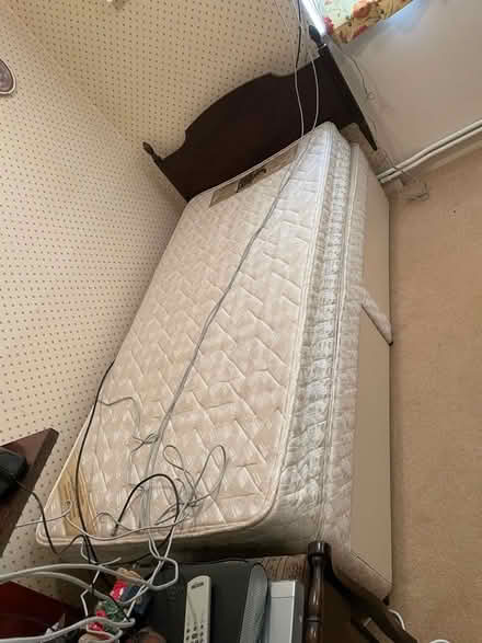 Photo of free Single divan bed with drawers (Barrow upon Soar LE12) #1