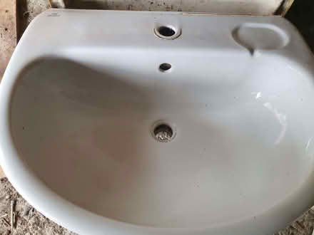Photo of free Bathroom sink with pedestal (no tap) Ideal Standard (Tilehurst RG31) #1