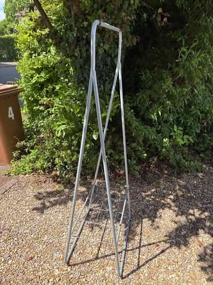 Photo of free Clothes rail (Sg49bh) #2