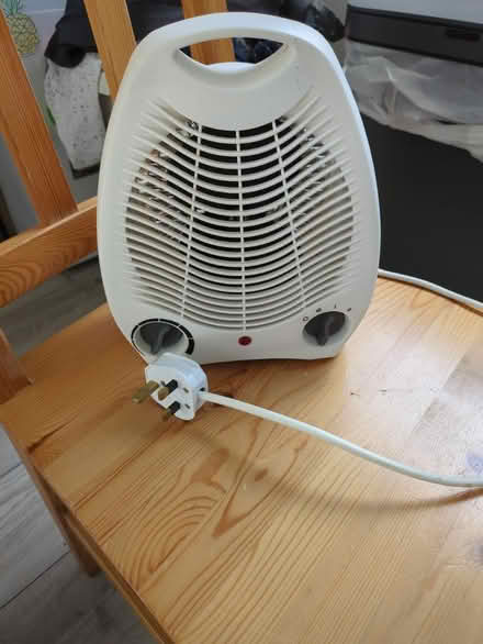 Photo of free Electric heating fan (Newport Pagnell MK16) #1